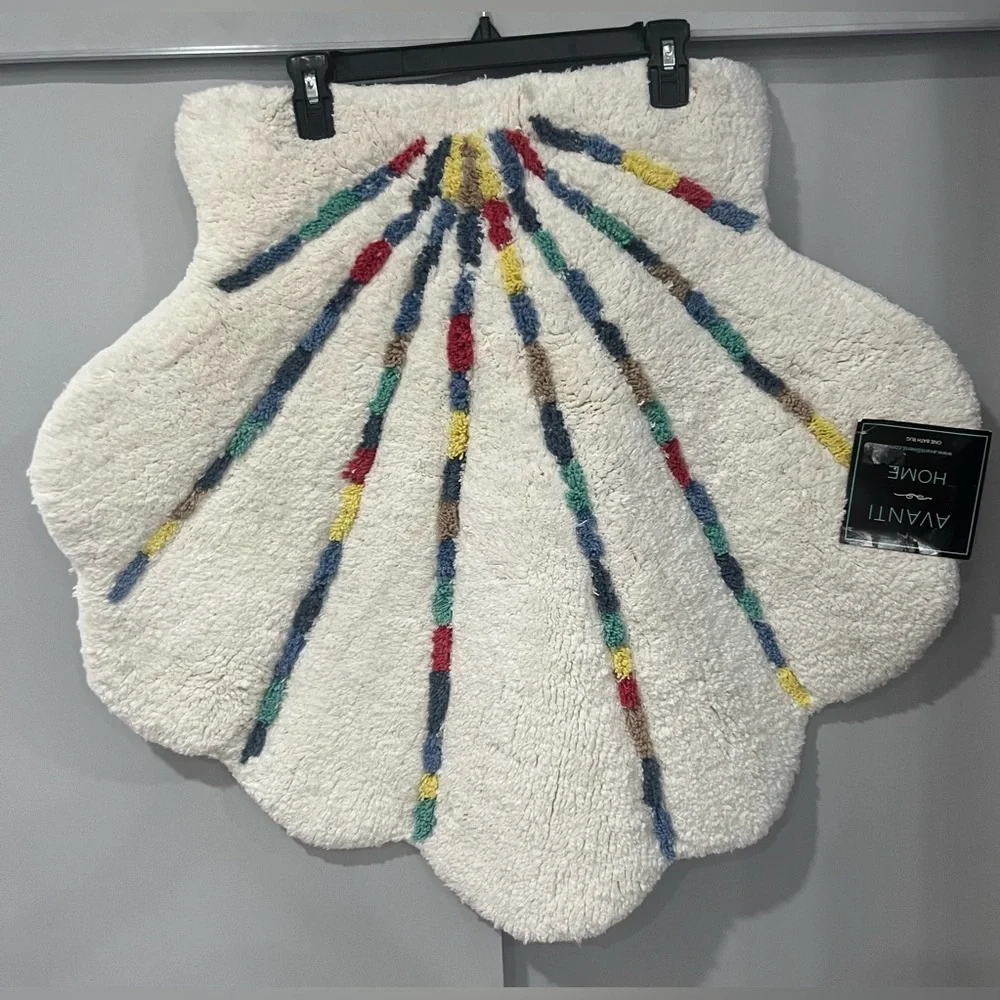 Ivanti Shell-Shaped Multicolor Bath Mat